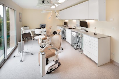 Simonet Benoit, Dentiste à Montigny-sur-Loing