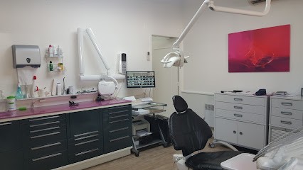 Dr Nathalie NEVEU PETRAU GAY, Dentiste à Valensole
