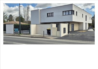 Dr Levan Léa (Chirurgien-Dentiste), Dentiste à Limoux