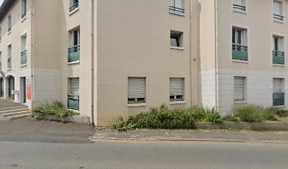 Main Frédéric, Dentiste à Gençay