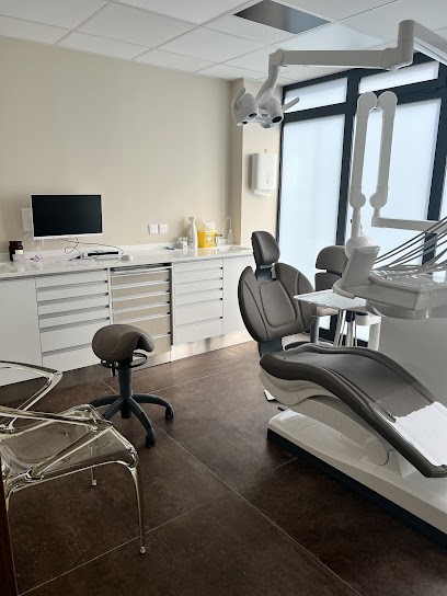 Cabinet Dentaire AIWEN - Dr BIRIS Lavinia, Dentiste à Orléans