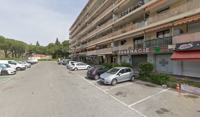 Hadjira Miski, Dentiste au Cannet