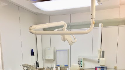 Dr Elena Schacher, Dentiste à Paris 16