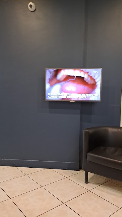 Tayebjee Courech, Dentiste à Tremblay-en-France