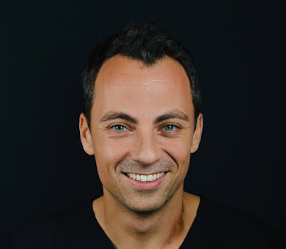 Dr Lamesh Jonathan : Dentiste Esthétique Implants Paris 16 Trocadéro Dentiste à Paris 16