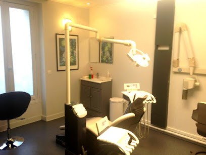 Dr Valérie Kenizou, Dentiste à Paris 08