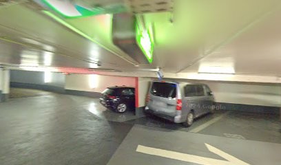 Axel Azogui, Dentiste à Paris 17