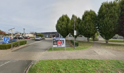 Khamdaranikorn Thanouxay, Dentiste à Écouflant