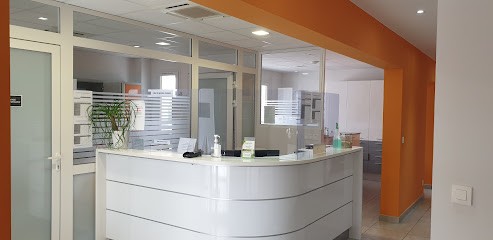 Cabinet Dentaire Du DR CANAL-PONSICH Catherine Du DR PERIE Christophe Et Du Dr BARBE-EMAILLE Myriam, Dentiste à Millas