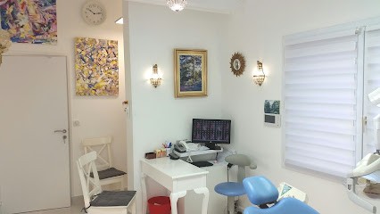 Borojéni Vénus - chirurgien dentiste/pédodontiste, Dentiste à Chatou