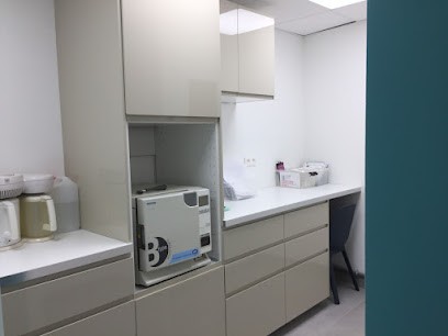 Dentist - Dr. Giannotti Celine, Dentiste à Martigues