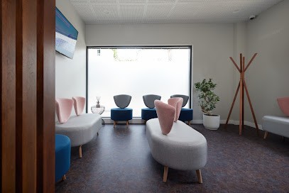 Dr Zineddine Zennou, Dentiste à Francheville