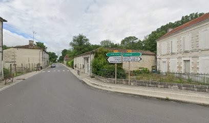 Ardelean Adina, Dentiste à Saint-Fort-sur-le-Né
