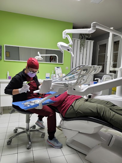 Dr. RIZA Corina, Dentiste à Fontainebleau