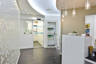 Dr Anissa Chekir-Kastalli, Dentiste à Paris 06