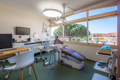 Dr Amélie GAYVALLET, Dentiste à Bormes-les-Mimosas