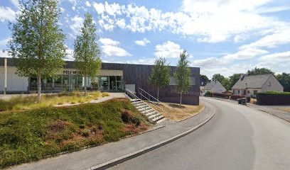 Le Guillou-Blandin Servane, Dentiste à Merdrignac