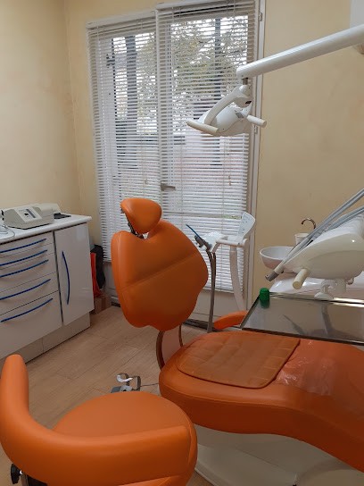 Docteur Valérie CHARLOT, Dentiste à Émerainville