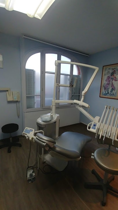 Dr. Lucie DECOFOUR, Dentiste au Vésinet
