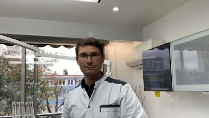 Dr Sébastien FROIDEVAUX, Dentiste à Rueil-Malmaison