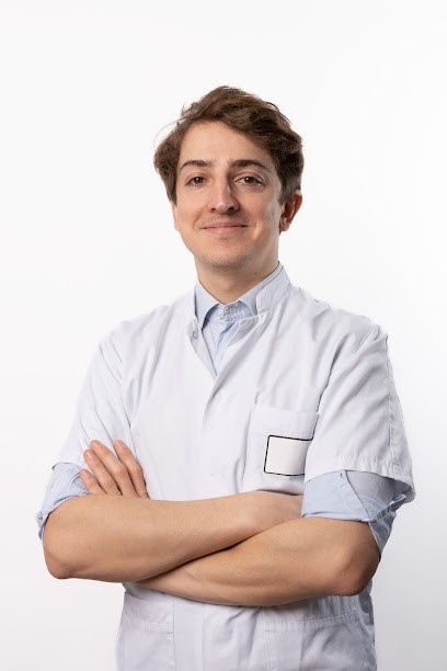 Dr Arthur COILLARD - Orthodontie enfant et adulte, Dentiste à Villefranche-sur-Saône