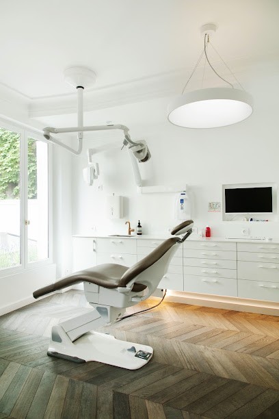Dr. Agathe Bres, Dentiste à Paris 14