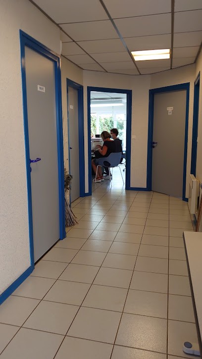 Vallecillo Paul, Dentiste à Ruelle-sur-Touvre