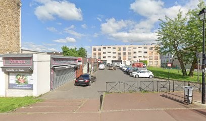 Docteur Pinedo Tora, Dentiste à Villecresnes