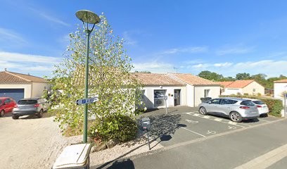 Docteur Julie Pierre Eugene, Dentiste à Bournezeau