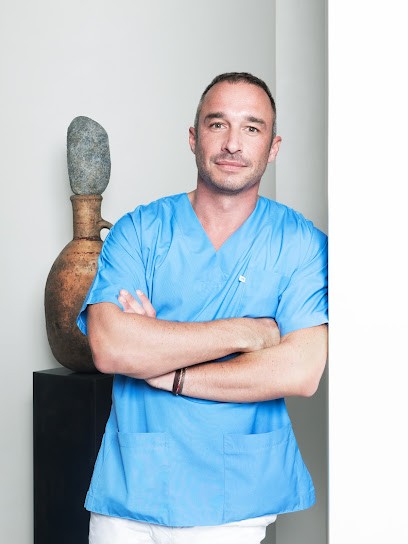 Docteur Nicolas GOLVAN, Dentiste à Saint-Thibault-des-Vignes