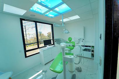 Dr El Mezgueldi Nessryne -Dentiste Frontignan, Dentiste à Frontignan