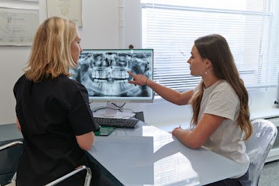 Dentist - Dr. Virginie Héry, Dentiste à Paris 16