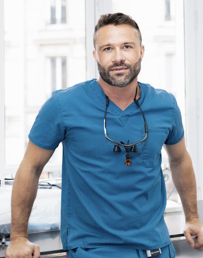 Docteur Richard VANDERVLIET / Chirurgien Dentiste - Soins Dentaires - Orthodontie Invisible, Dentiste à Paris 02