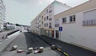 Ozem Pape Isabelle, Dentiste à Brest