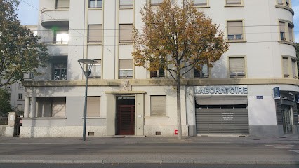 Dr. Laurence Huguenet, Dentiste à Lyon 07