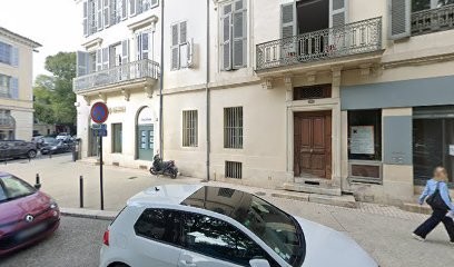 Caroline Carbonari, Dentiste à Nîmes