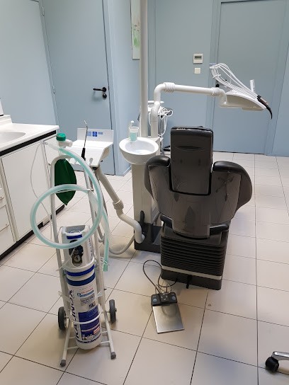 oral surgery office, Dentiste à Dinan