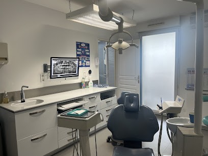 Dr Emilie SAINTE-ROSE-ROSEMOND, Dentiste à Aubagne