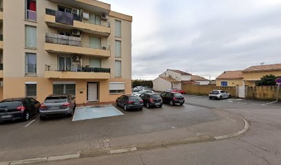 Pétrus Paul Pétrus Chantal et Sarrut Jean-Noël SCM Chirurgiens Dentistes, Dentiste à Garons