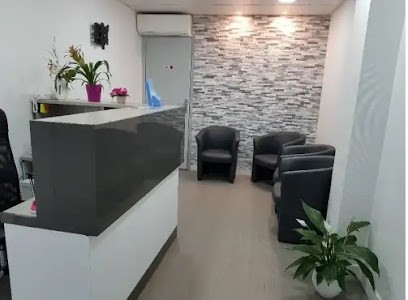 Dr Anissa BELMIHOUB - Chirurgien Dentiste à Vélizy-Villacoublay, Dentiste à Vélizy-Villacoublay