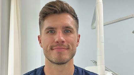 Dr Maxence Baumont Dentiste à Paris 11