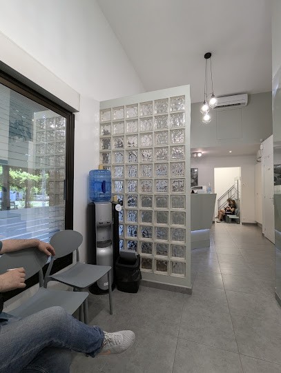 Cabinet dentaire : Dr NAKACHE - Dr TOLEDANO - Dr DARMOUNI - Dr DEHAN - Dr SOLTANI - Dr HAAS, Dentiste à Rueil-Malmaison