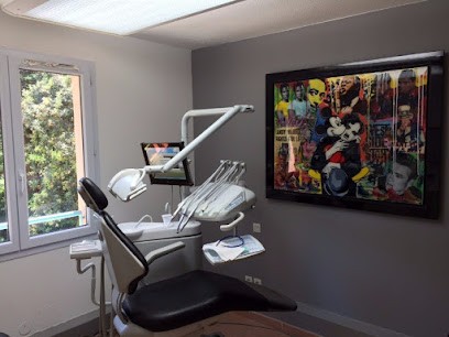 Dr Emilie DEWARLEZ, Dentiste à Marseille 06