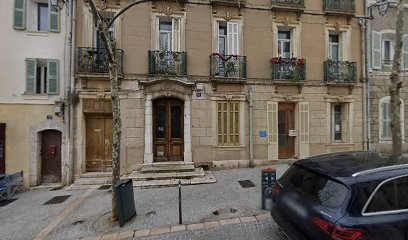 Phan Thithanh-Nga, Dentiste à Ollioules