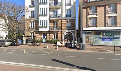 Timbert Marie-Jeanne, Dentiste à Saint-Cloud