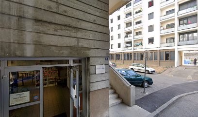 Gatet Agnes, Dentiste à Vienne