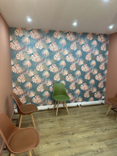 Dr CHAOUACHI Amna: Orthodontie-Exercice réservé à l'orthodontie, Dentiste à Antony