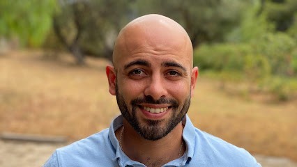 Dr Fernando ASTIASO BUZULAKU, Dentiste à La Farlède