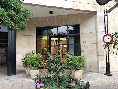 Dr KADI, Dentiste à Levallois-Perret