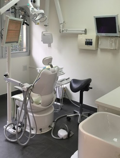 Maupoume Marie-veronique, Dentiste à Paris 14